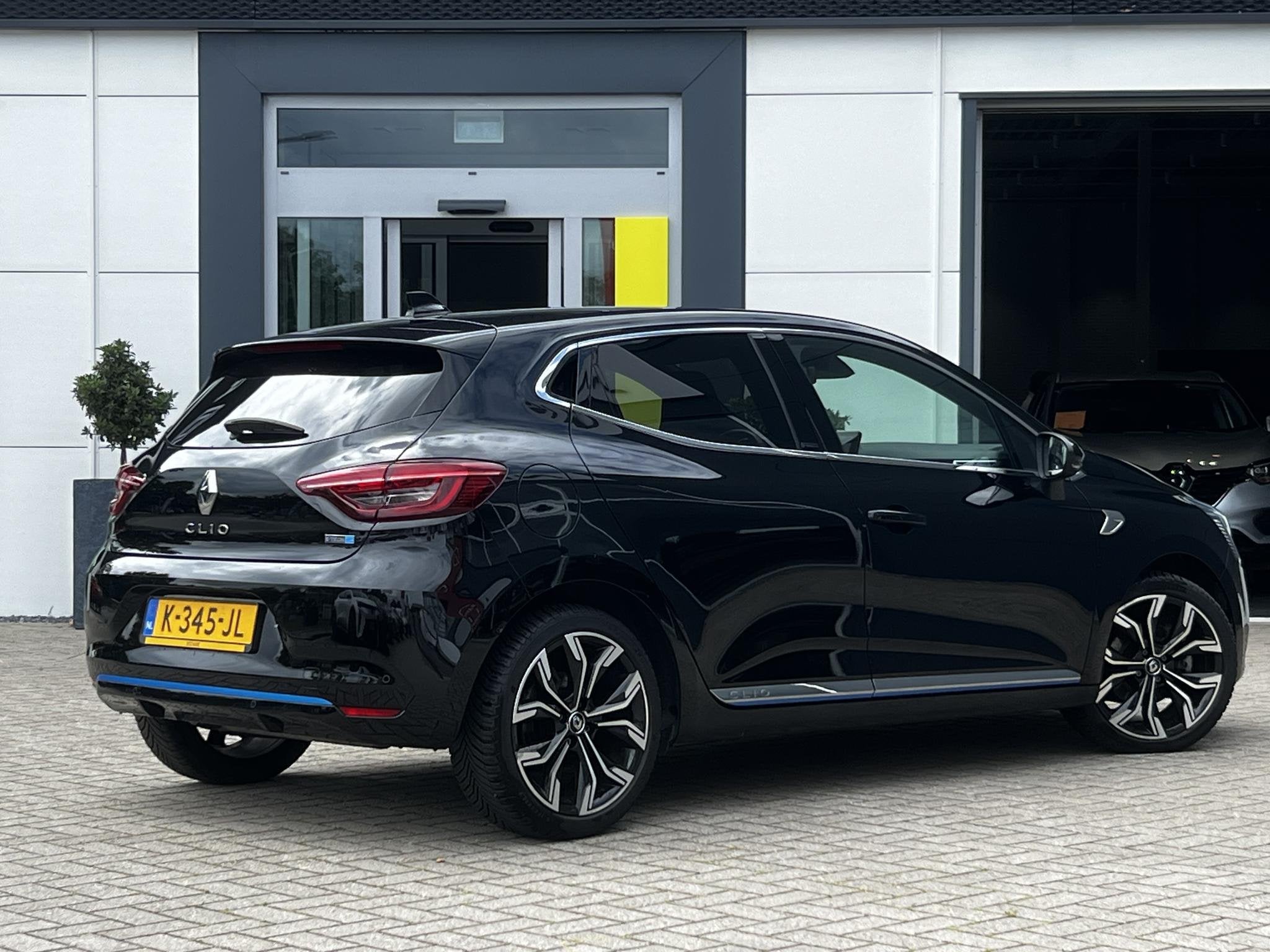 Renault Clio 1.6 E-Tech Hybrid 140 Serie Limitee E-TECH | Na, Auto's, Renault, Gebruikt, 4 cilinders, Met garantie (alle), Zwart