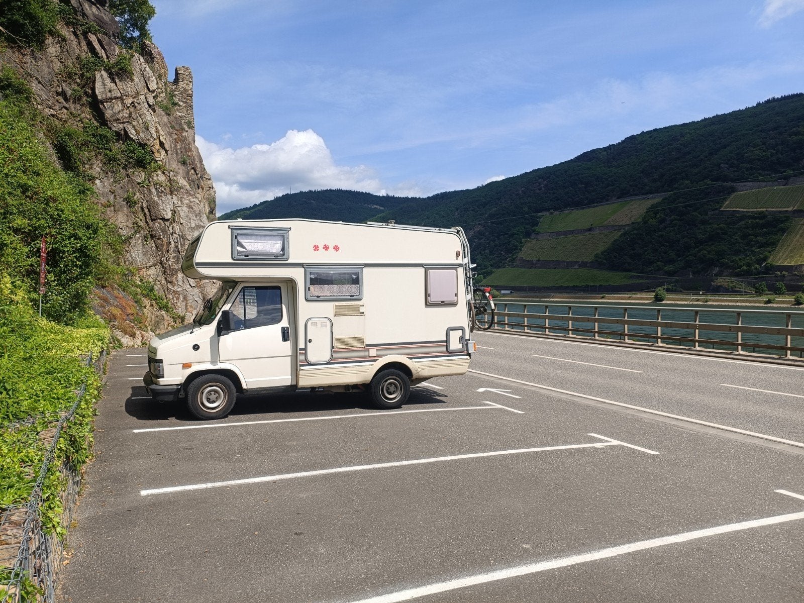 Leuke korte camper, klaar voor de zomer!, Alkoof, Fiat, Treinzit, Particulier