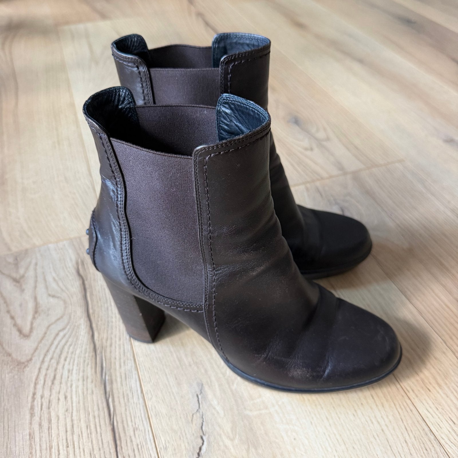 Tod's Chelsea Enkellaarzen - Donkerbruin Leer - Maat 38, Ophalen of Verzenden, Zo goed als nieuw, Bruin, Lage of Enkellaarzen