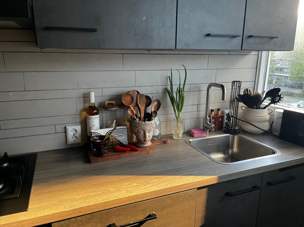 Te Koop mooie complete keuken met apparatuur!, Huis en Inrichting, Keuken | Complete keukens, Ophalen of Verzenden, Gebruikt, Grijs