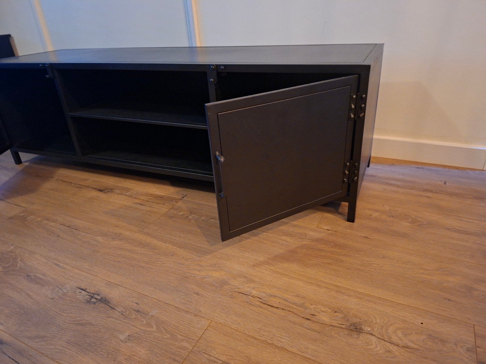 Metaal tv meubel zwart, 100 tot 150 cm, Ophalen of Verzenden, Minder dan 100 cm, Metaal