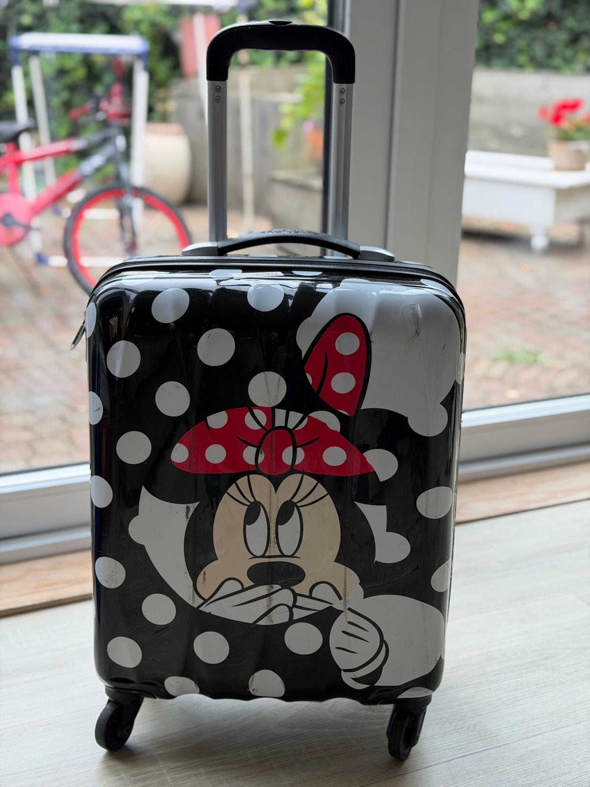 American Tourister Disney koffer trolley 4 wiel & trekstang, Sieraden, Tassen en Uiterlijk, Gebruikt, 50 tot 60 cm, Hard kunststof