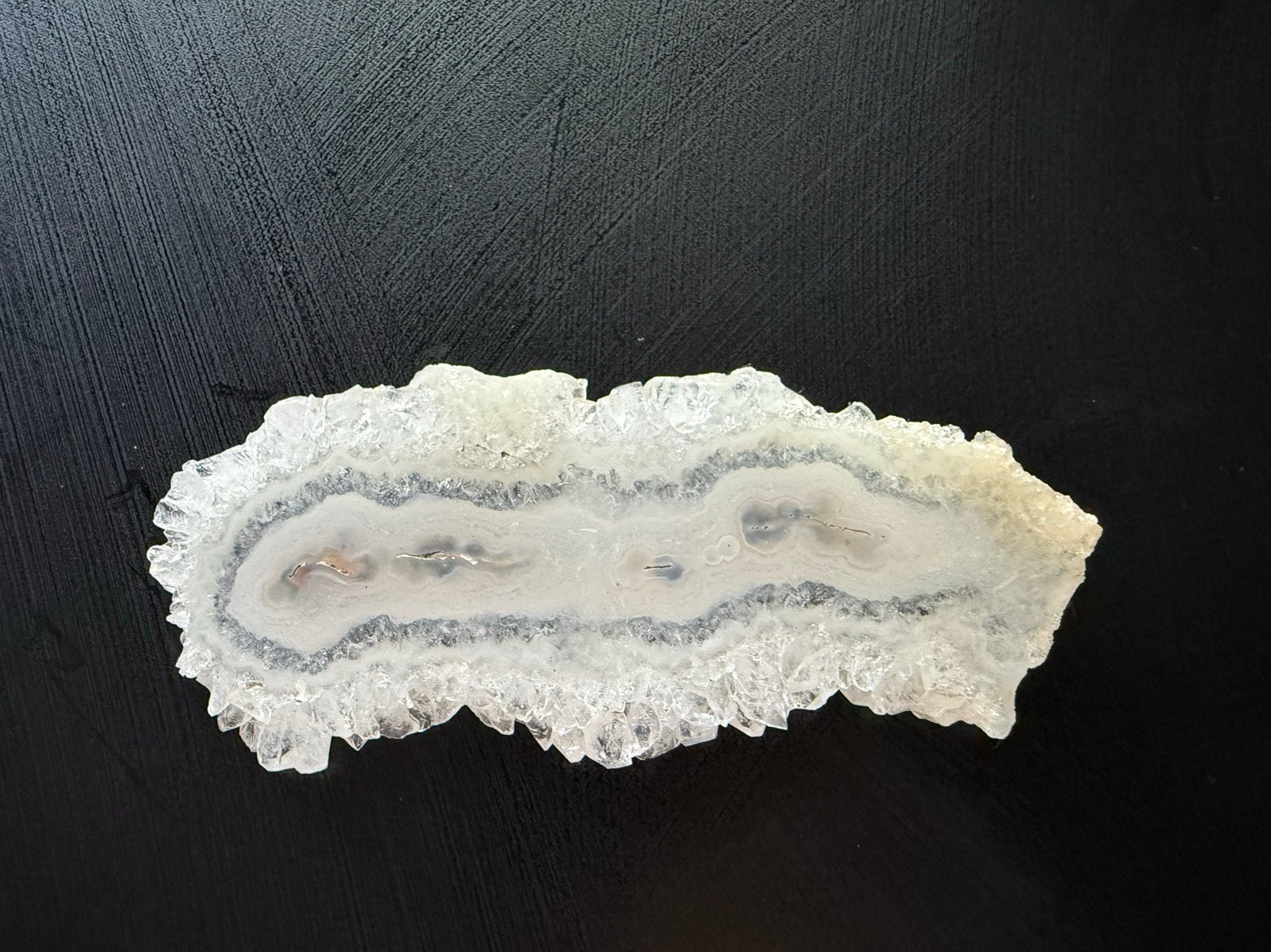 Natuurlijke Agaatschijf met Druzy Kristallen – Beide Zijden, Ophalen of Verzenden, Mineraal