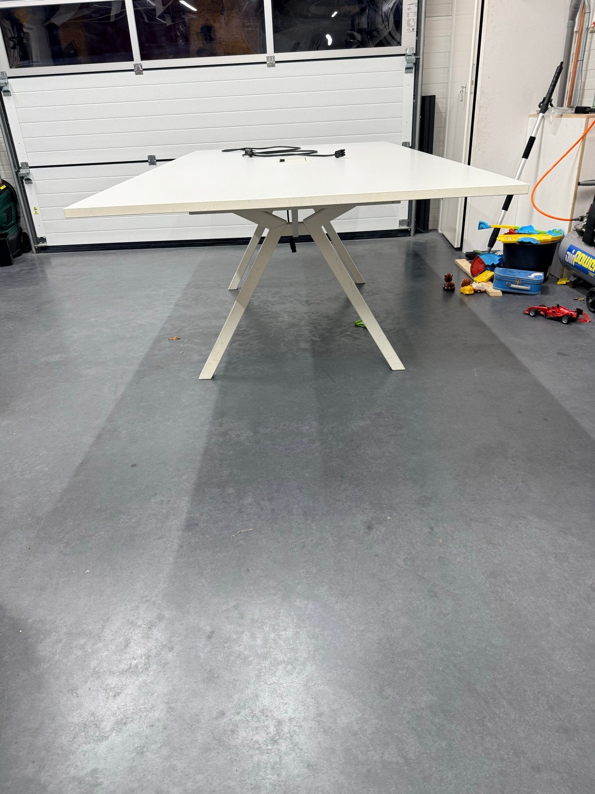Grote game/computertafel 240x120cm met 3 stopcontacten, Ophalen, Zo goed als nieuw, 200 cm of meer, Minder dan 100 cm