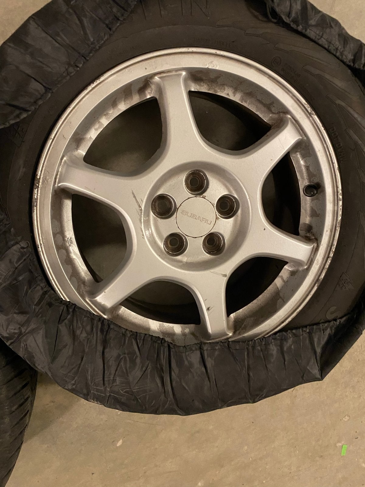 Lichtmetalen velgen Subaru Legacy Wagon 2010 met Vredestein, Ophalen, Gebruikt, 16 inch, Banden en Velgen