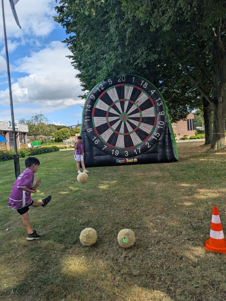 Huur opblaasbaar voetbal dartbord, Hobby en Vrije tijd, Feestartikelen | Verhuur, Ophalen, Zo goed als nieuw, Overige
