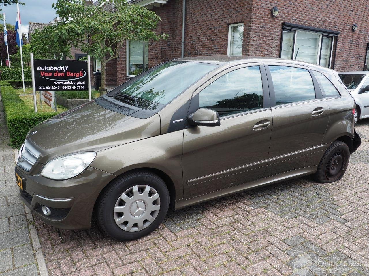 Mercedes-Benz B-Klasse 160 Business Class (bj 2009), Auto diversen, Schadeauto's, Bruin, Mercedes-Benz, Handgeschakeld, Benzine