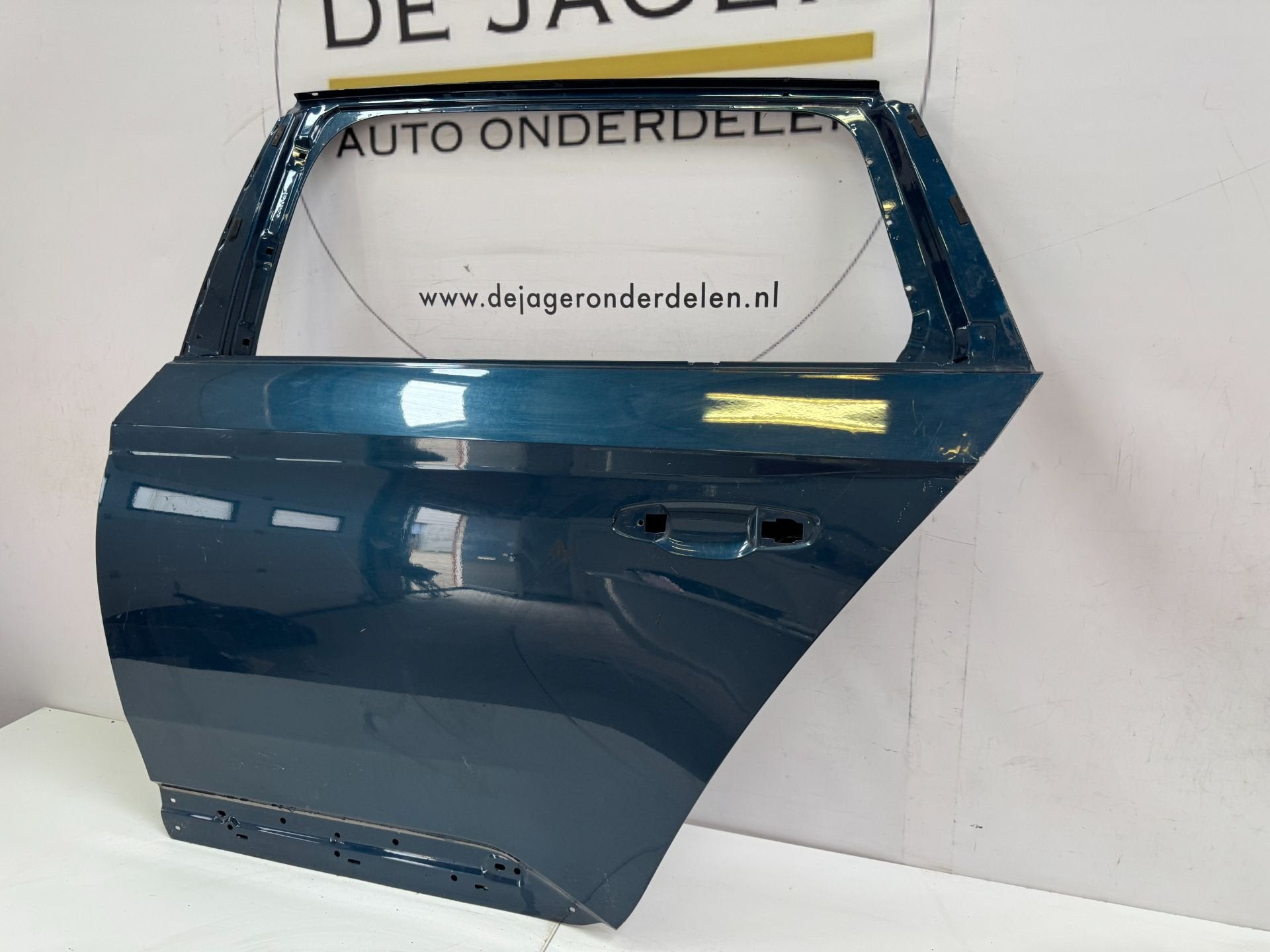 SKODA SUPERB STATION DEUR PORTIER LINKS ACHTER 3V9835311, Deur, Skoda, Achter, Skoda Auto a.s.