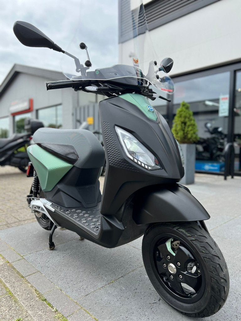 Piaggio 1 one + e scooter, Fietsen en Brommers, Scooters | Piaggio, Niet ingevuld, Gebruikt, Overige modellen, Elektrisch