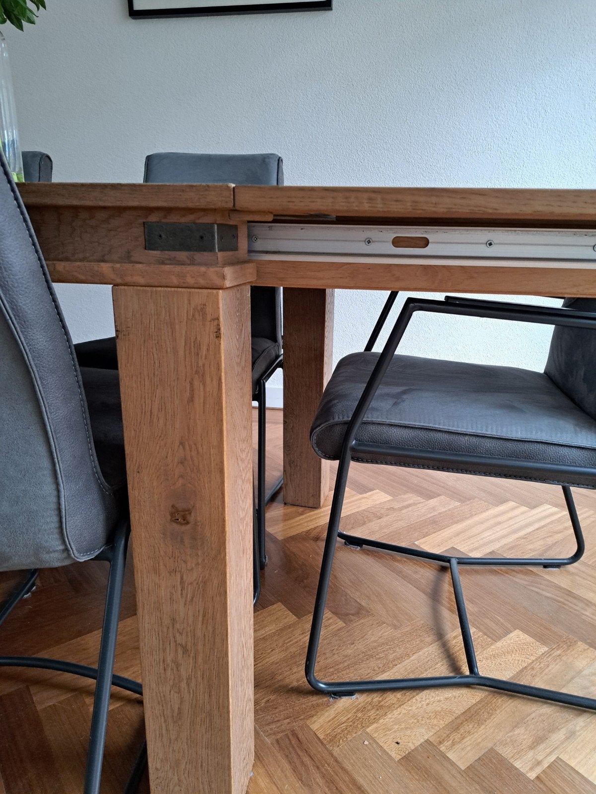 Foto 4 van Uitschuifbare Eetkamertafel van Zwaar Eikenhout 140-160x100