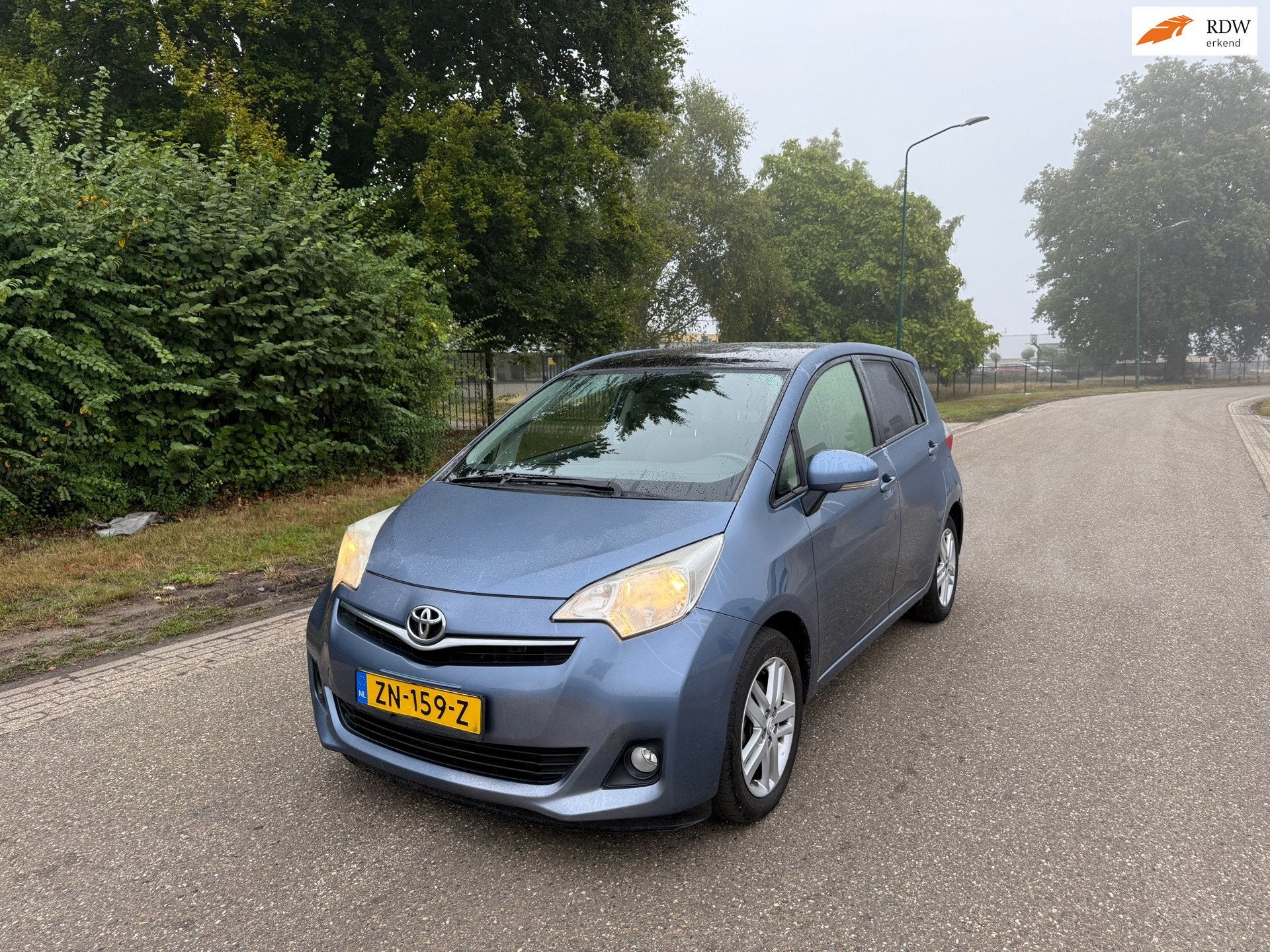 Toyota TOYOTA VERSO-S PANO/NAVI/CAMERA/TREKHAAK, Voorwielaandrijving, Euro 5, Stof, Gebruikt