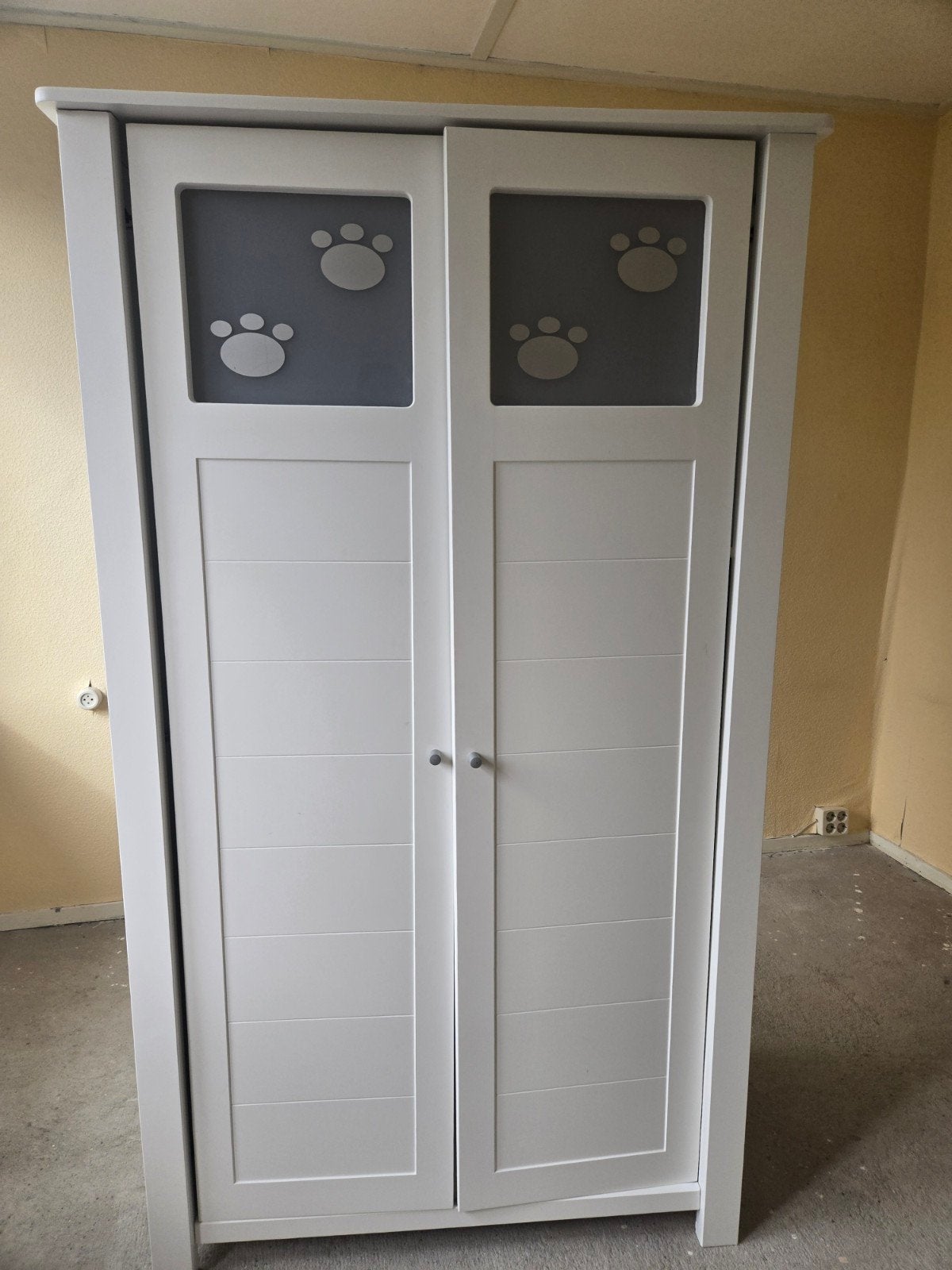 nette kast, Huis en Inrichting, Ophalen, Zo goed als nieuw
