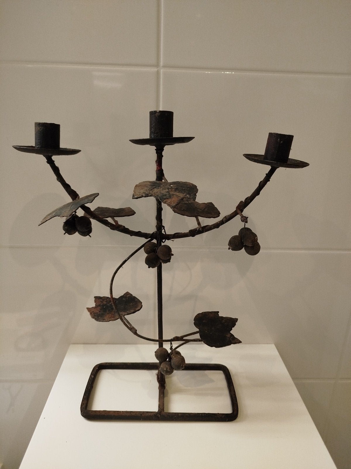 Antieke Kandelaar bladeren en druiven, Antiek en Kunst, Curiosa en Brocante, Ophalen of Verzenden