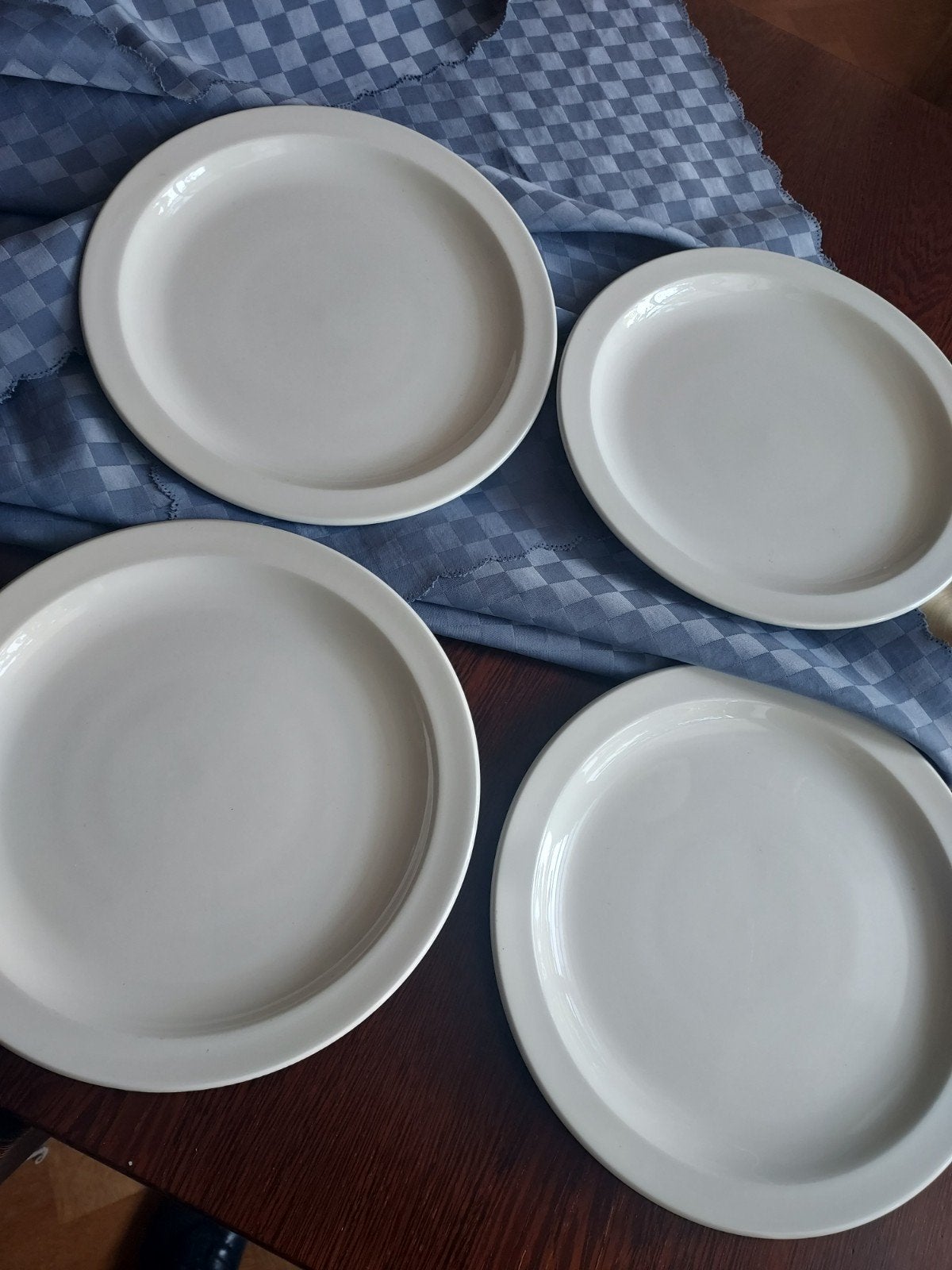 Wedgwood midwinter plain 4 dinerborden, Huis en Inrichting, Ophalen of Verzenden, Zo goed als nieuw, Porselein, Bord(en)