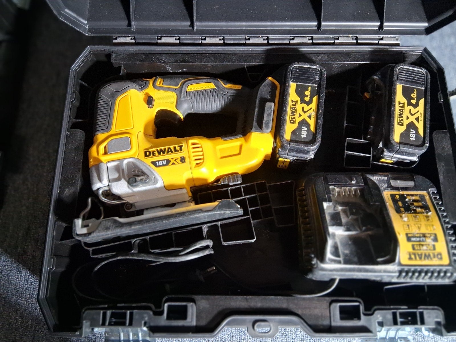 Dewalt dcs334  decoupeerzaag  zo goed als nieuw, Ophalen, Minder dan 600 watt, Decoupeerzaag, 30 tot 70 mm
