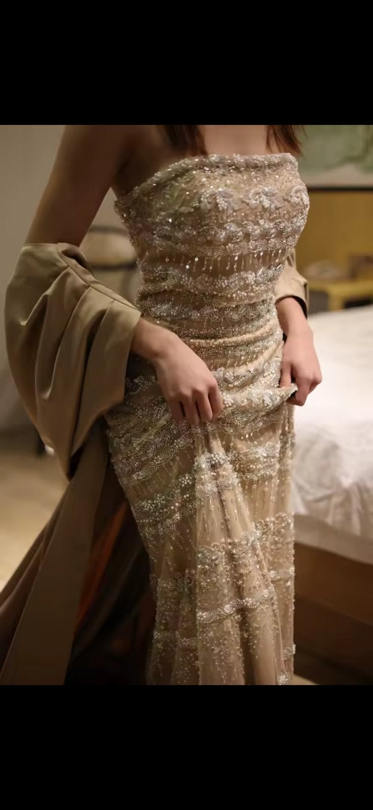 Schitterende galajurk, Kleding | Dames, Gelegenheidskleding, Galajurk, Beige, Ophalen of Verzenden, Zo goed als nieuw