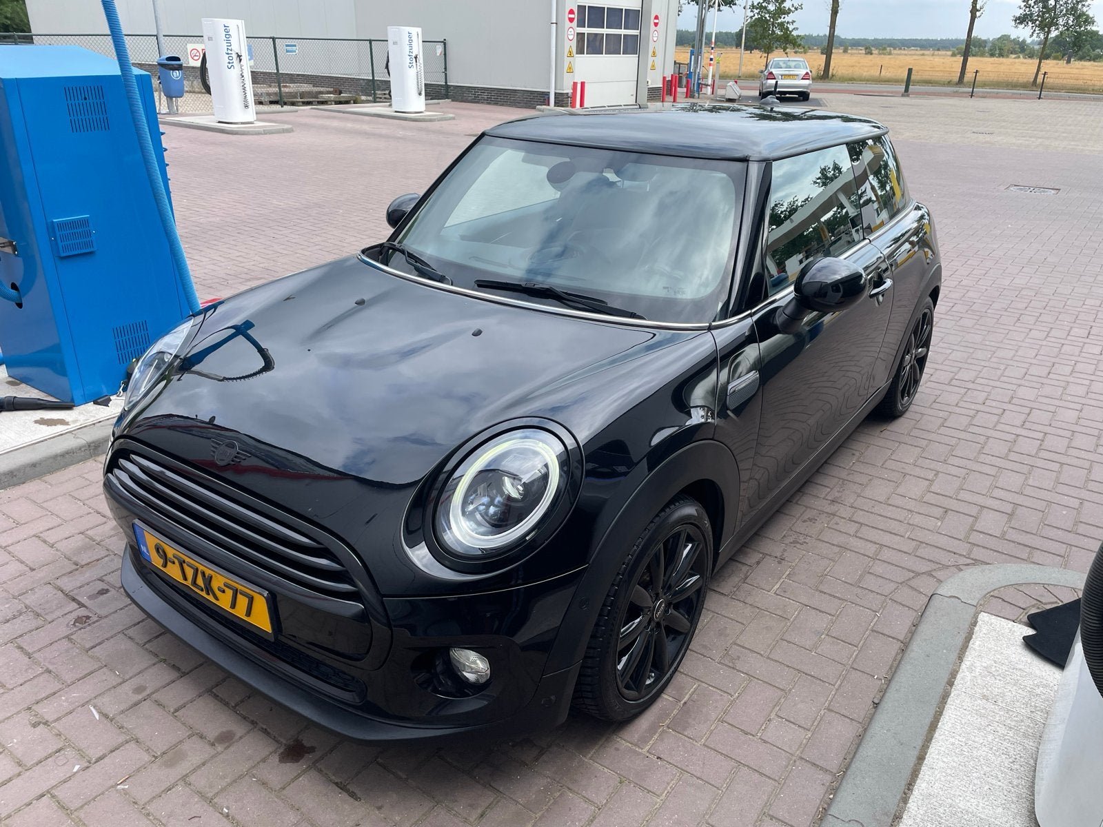Mini Cooper 2014, 180pk, Voorwielaandrijving, 136 pk, Zwart, 4 stoelen