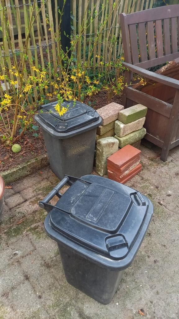 Twee mini containers zwart, Ophalen, Gebruikt