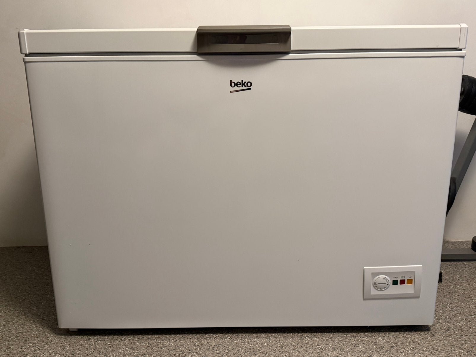 Beko HSA32530N vrieskist 298 liter, zeer nette staat, Vrieskist, Zo goed als nieuw, Energieklasse A of zuiniger, Vrijstaand