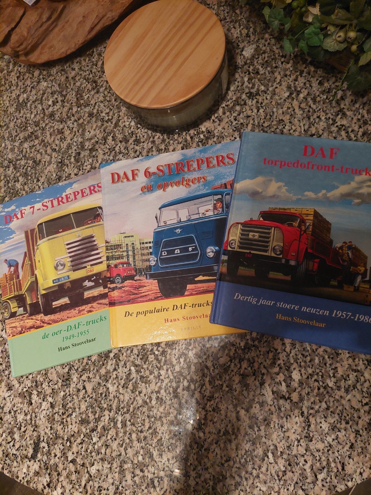 DAF: 6 - 7 STREPERS & TORPEDOFRONT HANS STOOVELAAR., Ophalen of Verzenden, Zo goed als nieuw, Hans Stoovelaar, Vrachtwagen