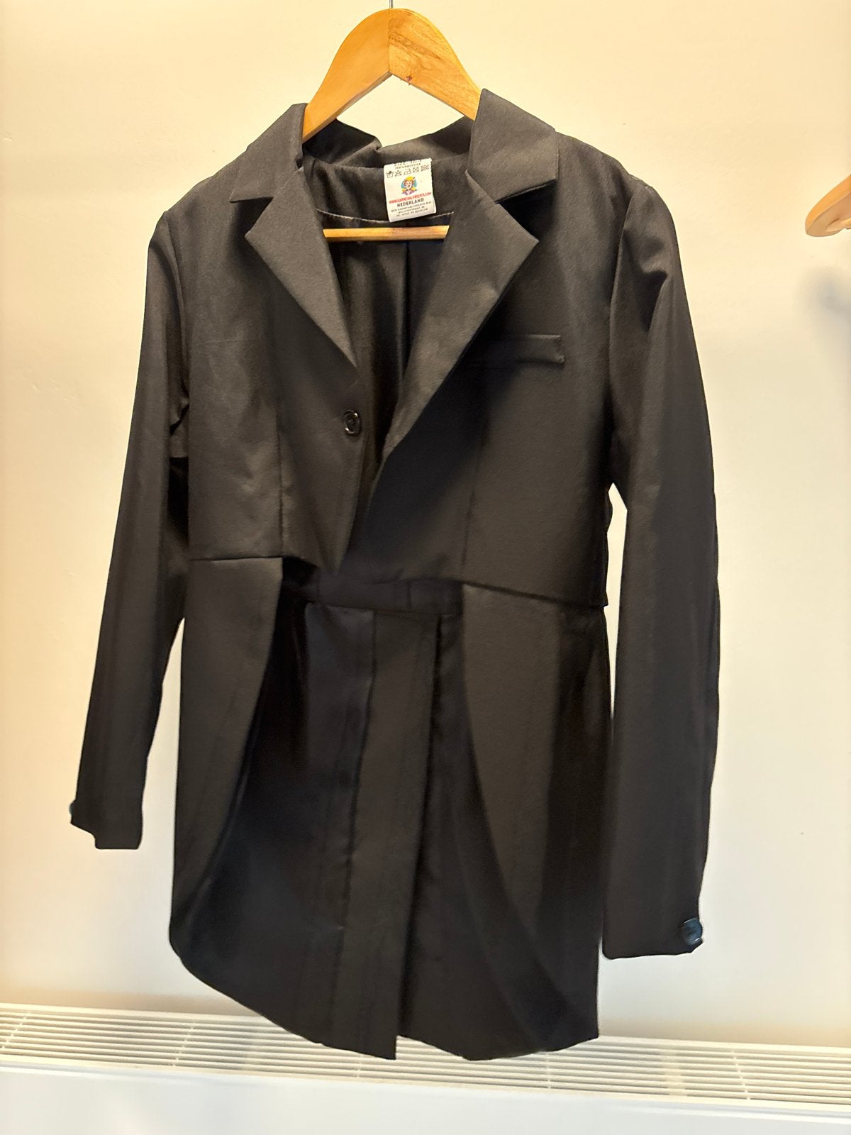 Zwarte korte jas voor carnaval of themafeest, Carnaval, Zo goed als nieuw, Kleding, Ophalen