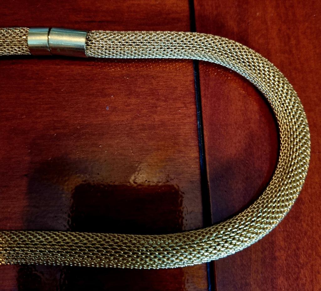 MESH CHOKER KETTING MET MAGNEETSLUITING, Ophalen of Verzenden, Zo goed als nieuw, Goud, Overige materialen