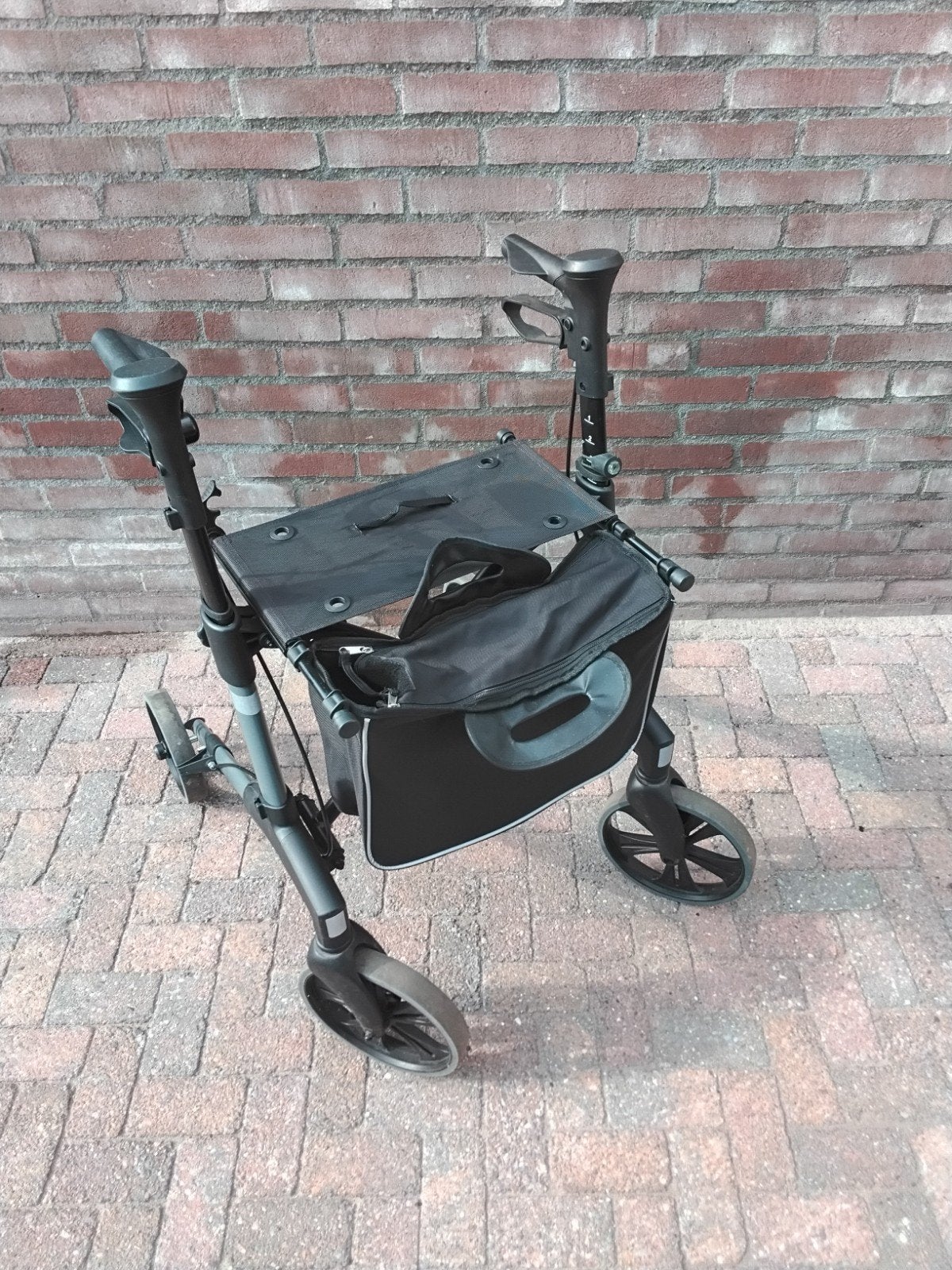 zeer nette TOPRO Troja rollator lichtgewicht frame en inklap, Ophalen, Lichtgewicht, Zo goed als nieuw
