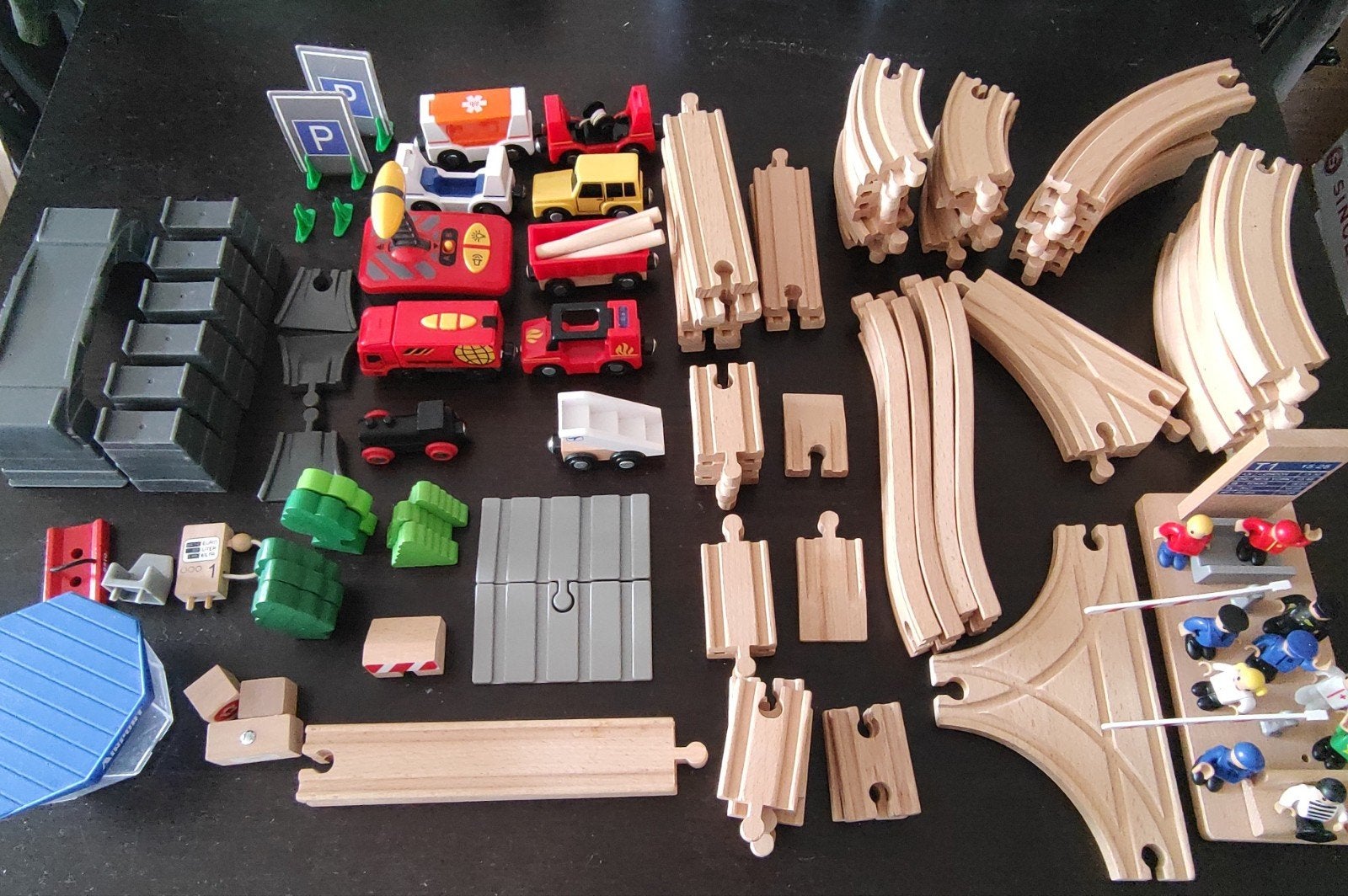Grote set Brio treintjes houten rails etc., Ophalen of Verzenden, Zo goed als nieuw