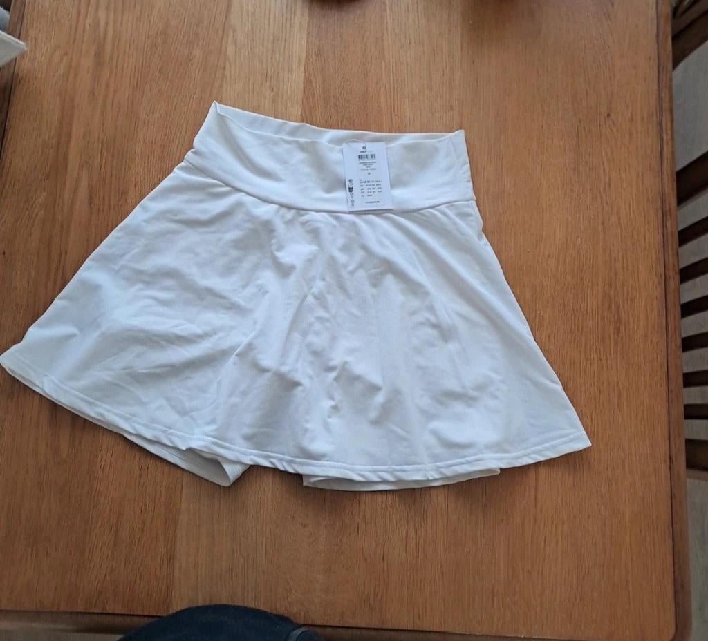 Nieuw wit korfbal/tennisrokje met zakje - Only Play mt 38, Ophalen of Verzenden, Nieuw, Kleding
