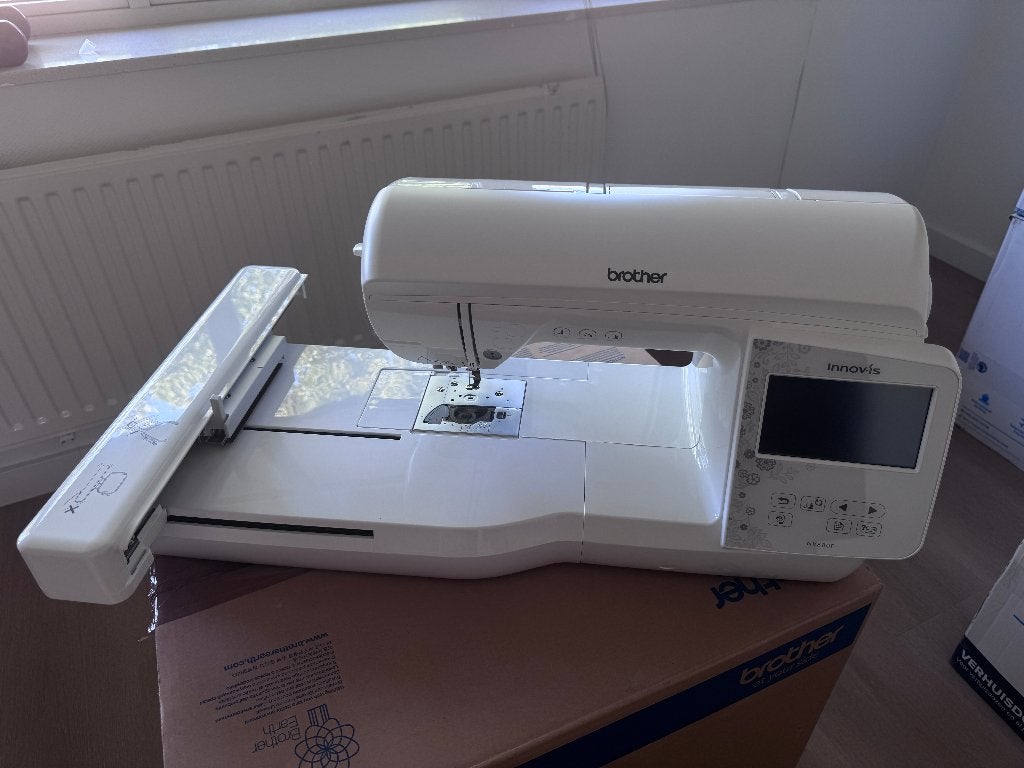 Brother NV880E-Innovis Borduurmachine, Hobby en Vrije tijd, Borduren en Borduurmachines, Ophalen, Zo goed als nieuw, Machineborduren