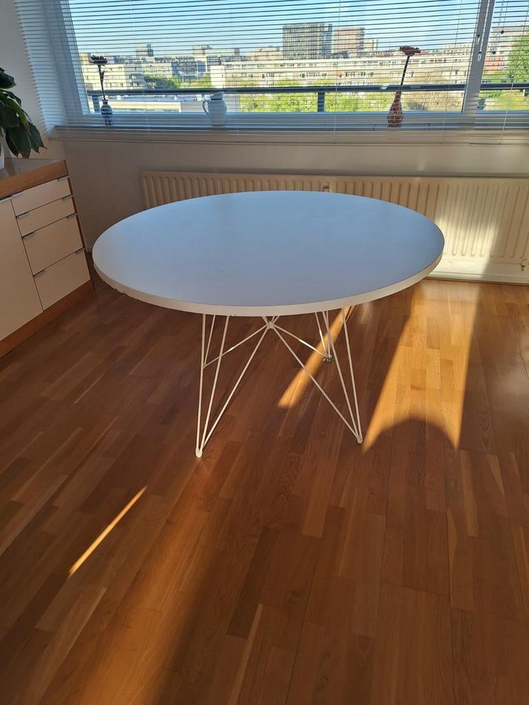 Ronde eettafel 1,2 meter, modern design, Huis en Inrichting, Tafels | Eettafels, Ophalen, Gebruikt, Rond, 100 tot 150 cm