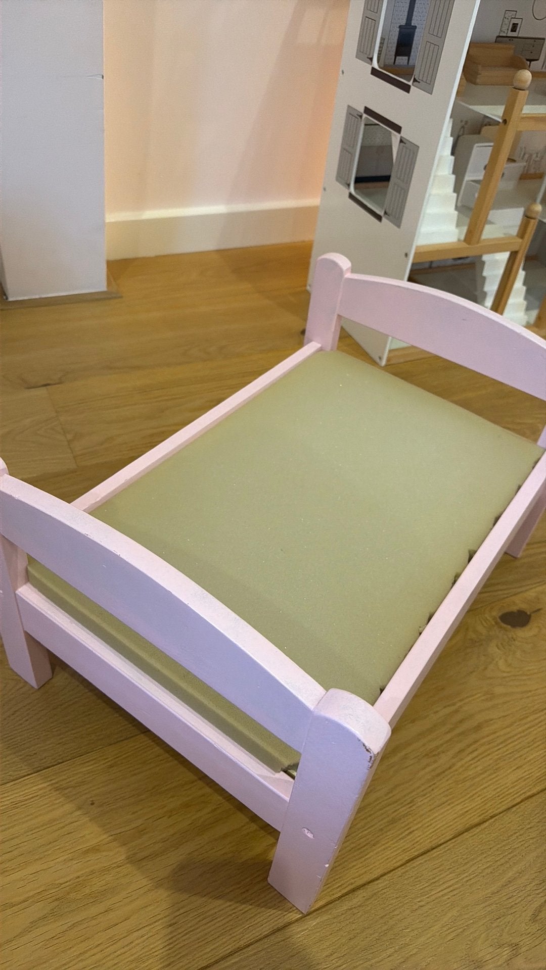 Poppenbed roze, Ophalen, Zo goed als nieuw, Overige typen