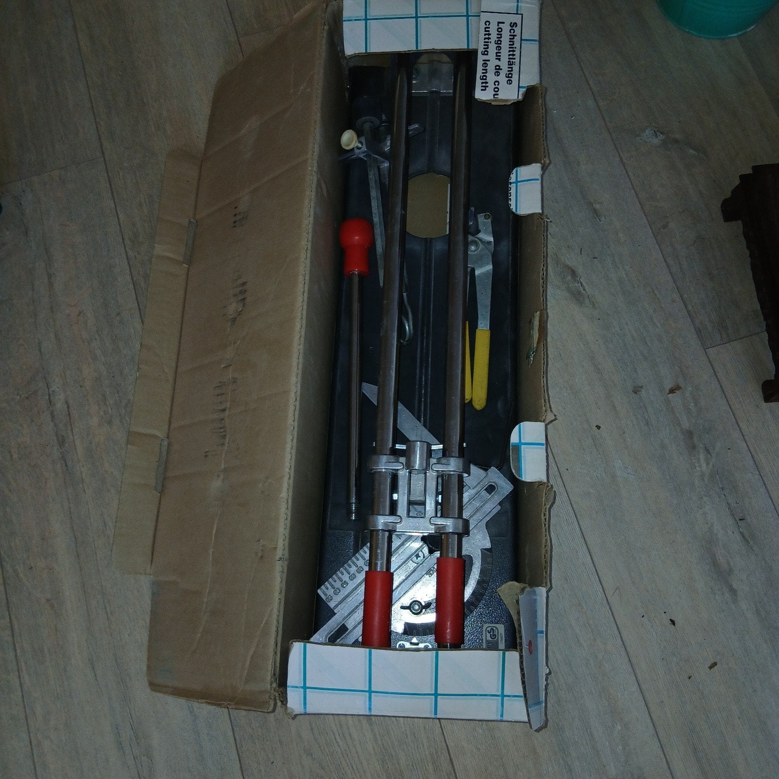 Tegelsnijder - Handgereedschap voor tegelwerk, Ophalen of Verzenden, Gebruikt, Snijgereedschap