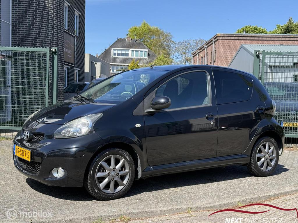 Toyota Aygo 1.0-12V Dynamic Navigator, Voorwielaandrijving, Euro 5, 4 stoelen, Origineel Nederlands