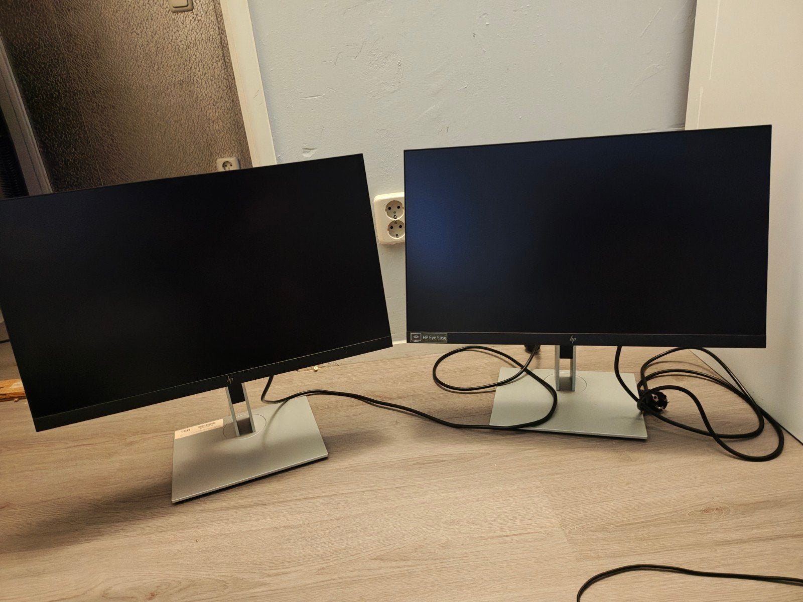 twee dezelfde hp 27 inch monitoren, Computers en Software, Monitoren, Ophalen, Gebruikt, Overige typen, 60 Hz of minder