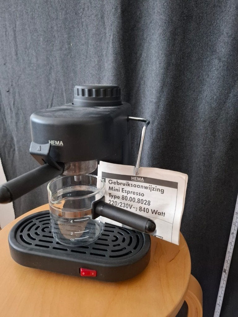 Mini espresso apparaat met stoompijpje, Espresso apparaat, Gemalen koffie, Zo goed als nieuw, 2 tot 4 kopjes