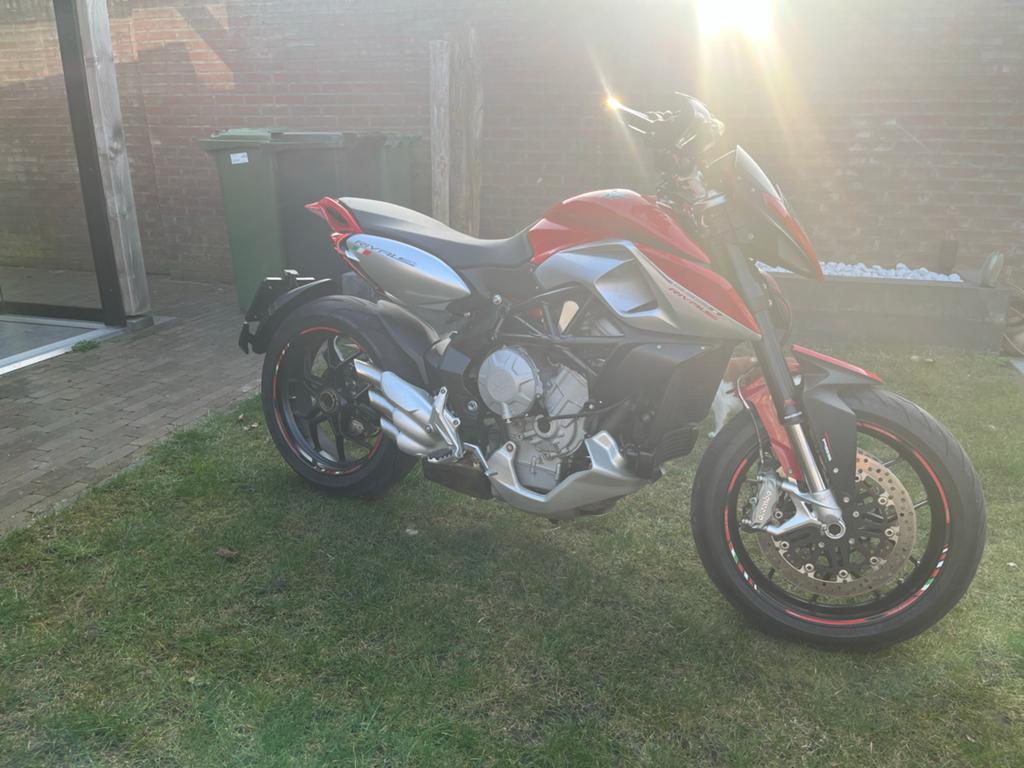 MV Agusta Rivale 800, Motoren, Motorrijbewijs A, Gebruikt, 3 cilinders, Particulier