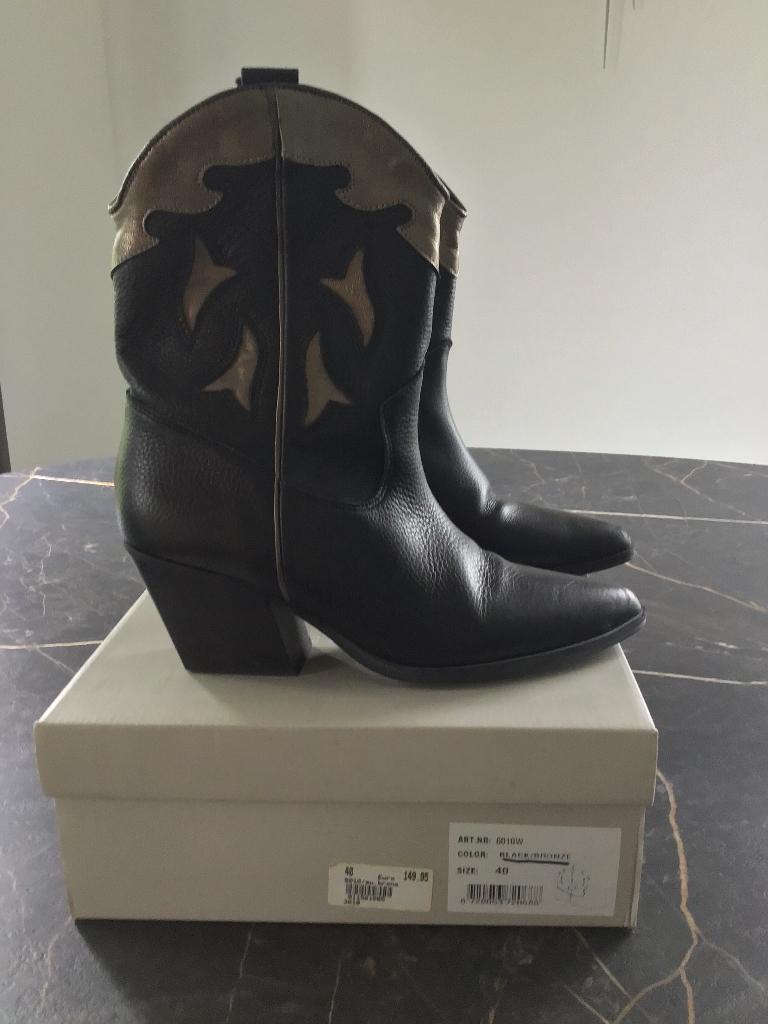 Damesschoenen Deabused maat 40, Deabused, Zwart, Lage of Enkellaarzen, Ophalen of Verzenden