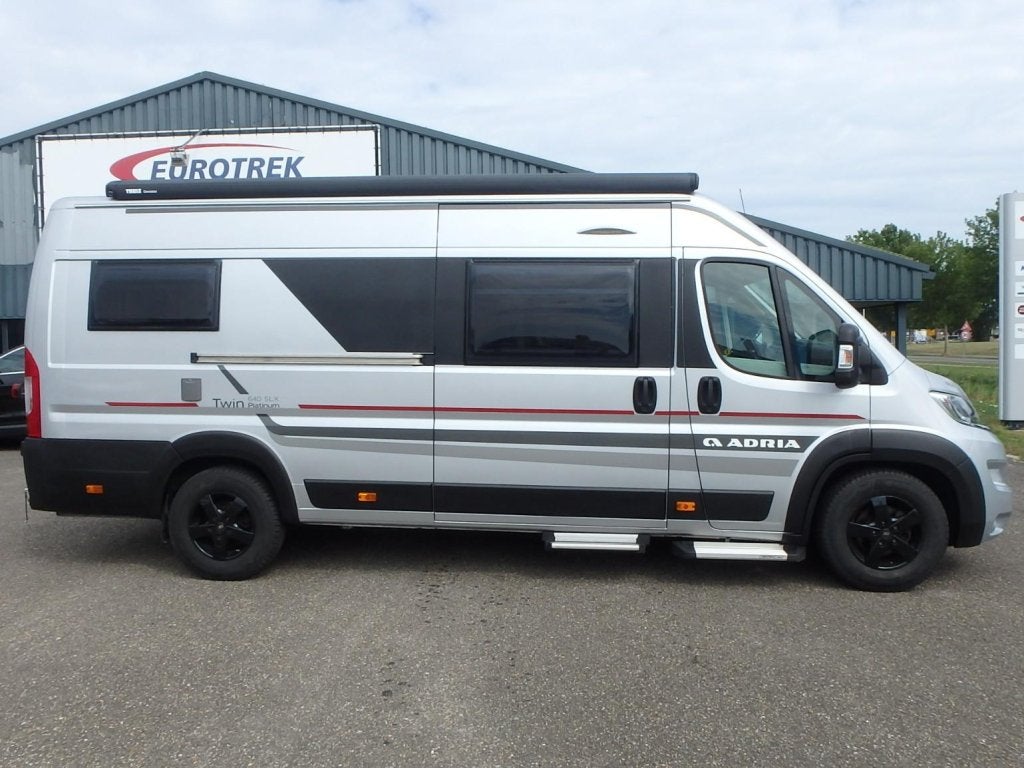 Adria Twin Platinum 640 SLX, Airbags, Luifel, Tot en met 2, 6 tot 7 meter