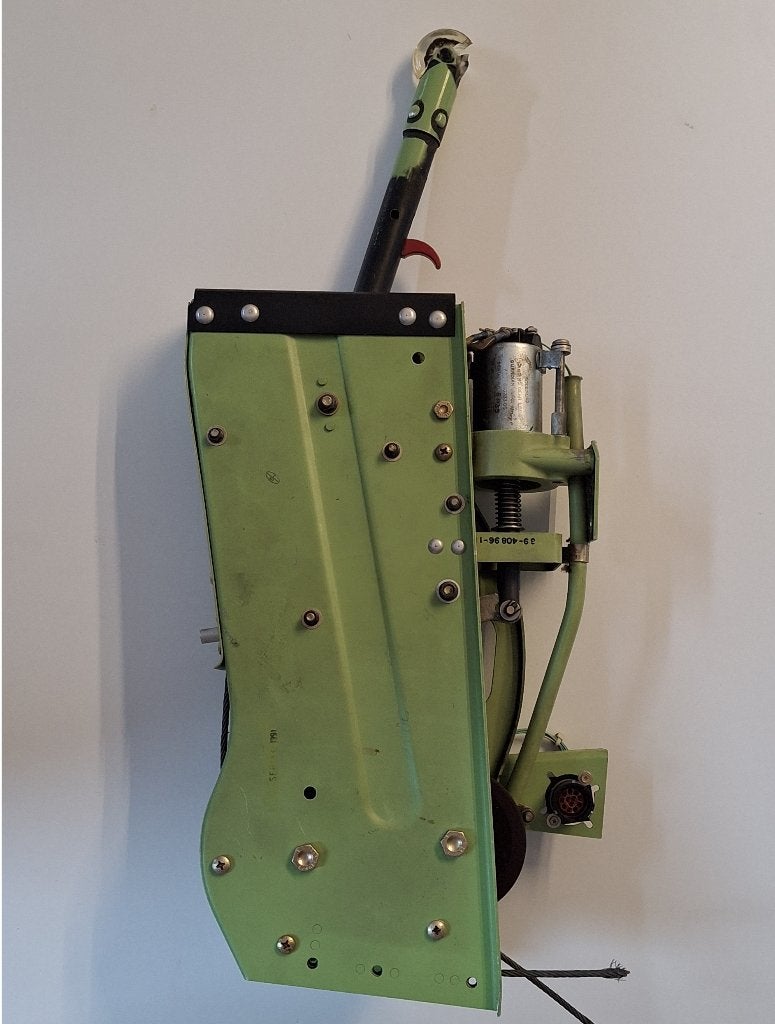 Boeing landing gear lever, Ophalen, Schaalmodel