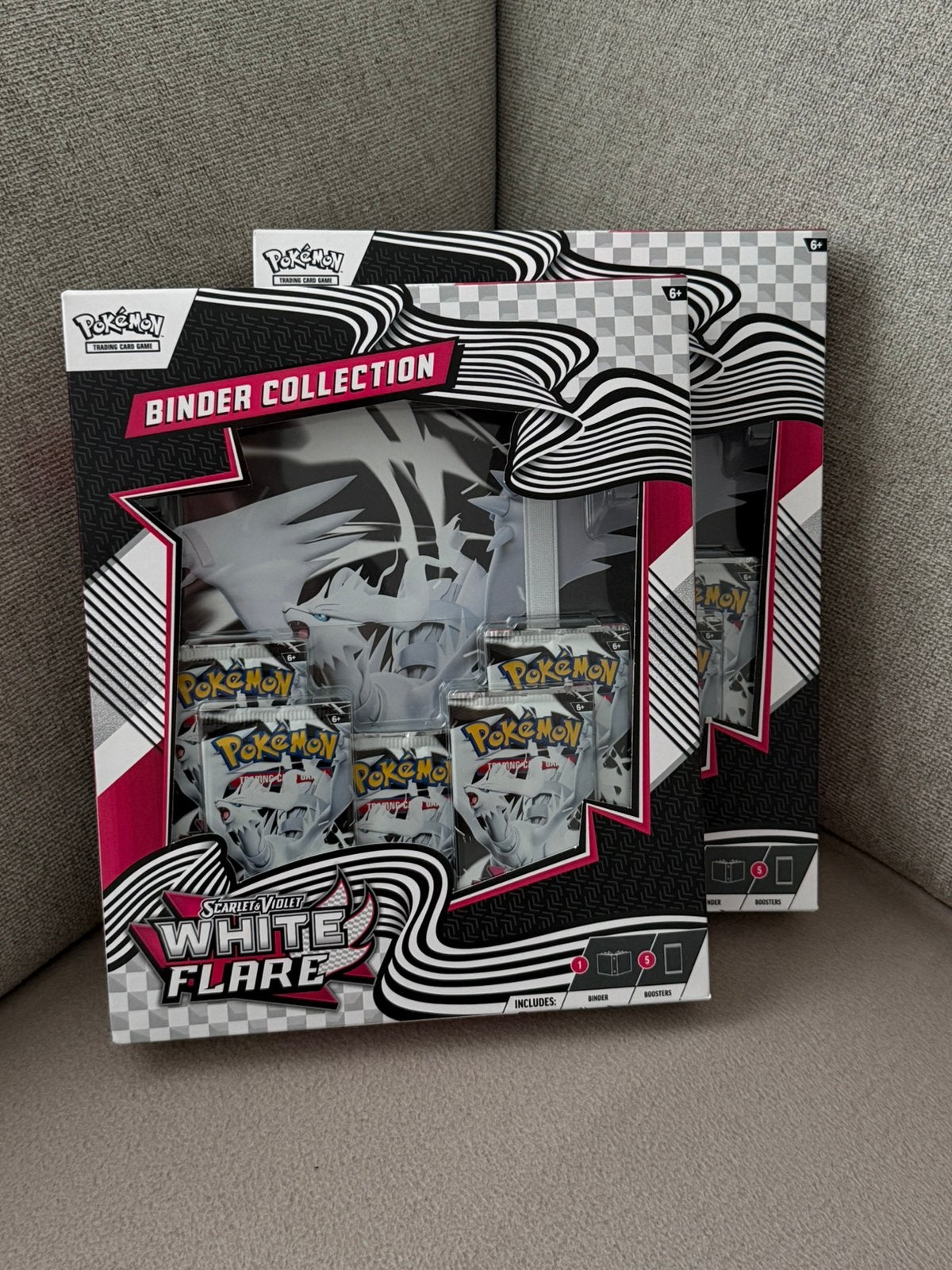 Pokemon - White Flare Binder Collection (2x), Ophalen of Verzenden, Nieuw, Booster, Foil