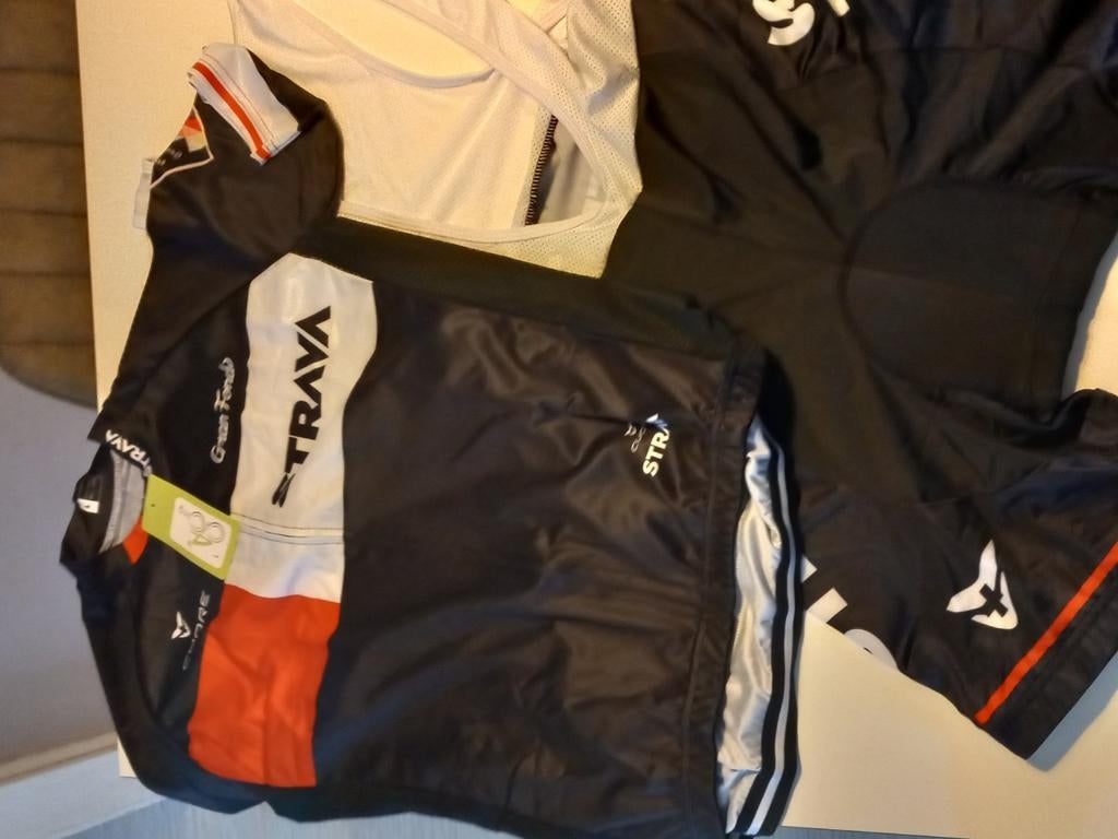 Nieuw Strava Cuore Gran Fondo Fietsoutfit Maat M/L, Heren, Nieuw, Ophalen of Verzenden, Strava Cuore