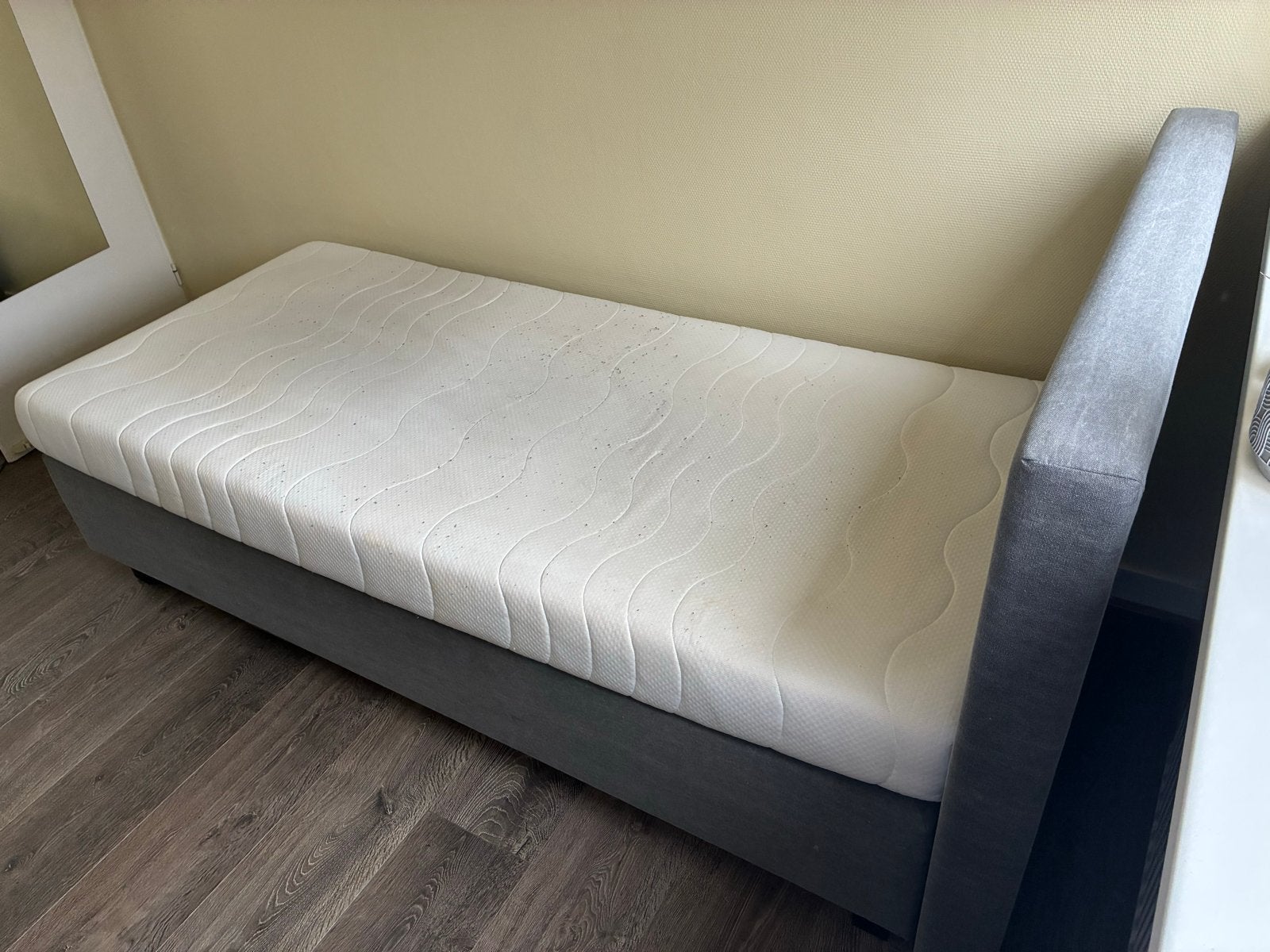 Swiss Sense Eenpersoons boxspringbed met matras, grijs, Ophalen, 90 cm, Eenpersoons, Zo goed als nieuw
