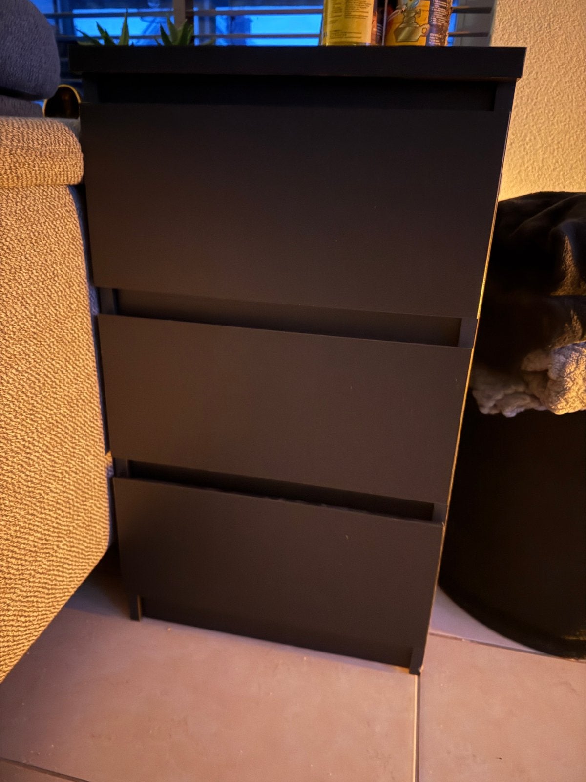 IKEA Malm ladekast - Zwart, met lichte beschadiging, Huis en Inrichting, Kasten | Ladekasten, Ophalen, Gebruikt, 50 tot 100 cm