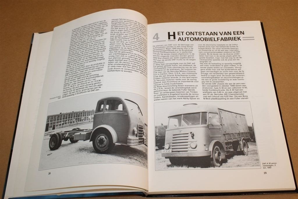 DAF Trucks — Geschiedenis in Beeld, Truckstar 1990, Ophalen of Verzenden, Gelezen, Tractor en Landbouw