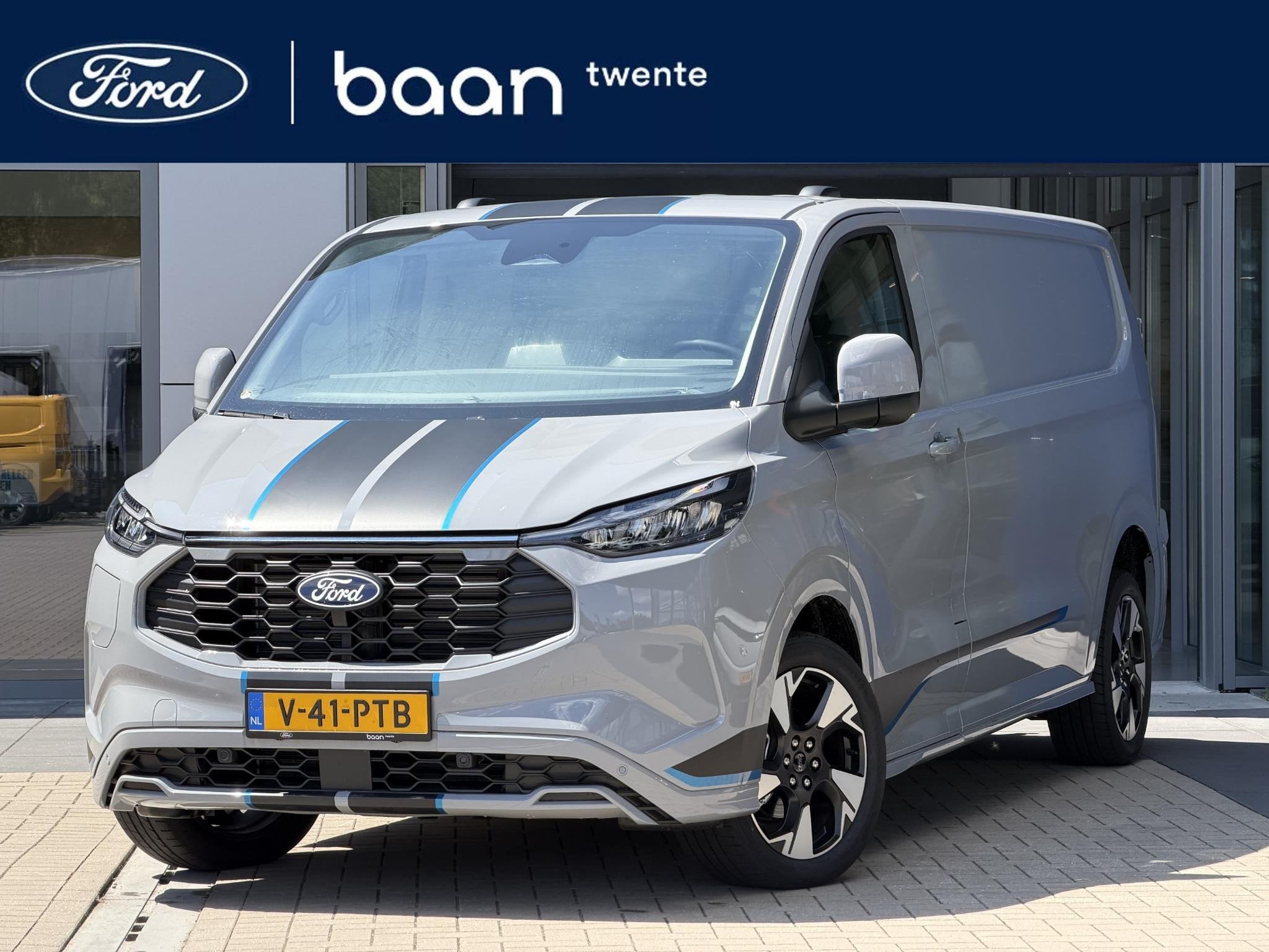 Ford Transit Custom 320 2.5 PHEV L2H1 Sport Trekhaak inklapb, Auto's, Bestelauto's, 12 maanden, 4 cilinders, Bedrijf, Nieuw