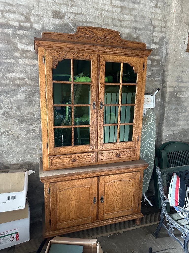 Mooie eiken buffetkast / vitrinekast met glas-in-loodlook, Ophalen, Glas, Gebruikt, 150 tot 200 cm