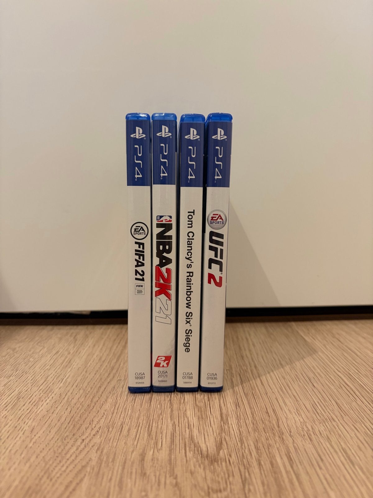 PS4 Games: FIFA 21, NBA 2K21, Rainbow Six Siege, UFC 2, Spelcomputers en Games, Games | Sony PlayStation 4, Vanaf 18 jaar, Eén computer