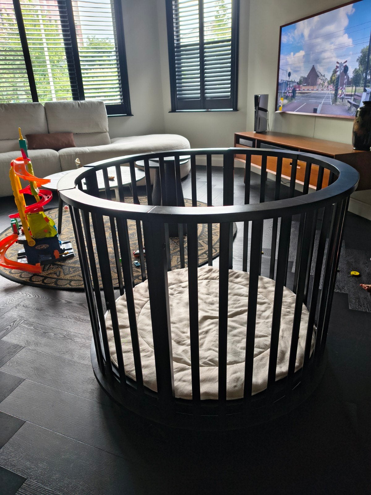 Ronde zwarte box, Kinderen en Baby's, Boxen, Ophalen of Verzenden, Rond