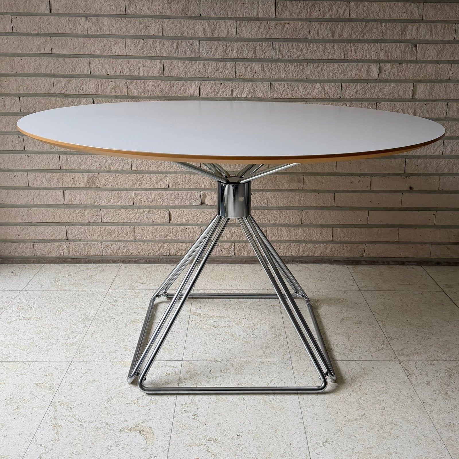 Rudi Verelst "Delta" tafel + stoelen (5) voor Novalux, Huis en Inrichting, Gebruikt, Modernistisch, Rond, Vijf personen of meer